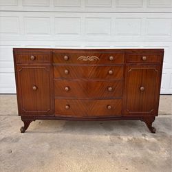 ‼️4 DRAWER BUFFET/SIDEBOARD FOR SALE 250$ OR BEST OFFER‼️GOOD CONDITION‼️DELIVERY AVAILABLE🚚