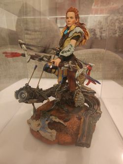 Horizon Zero Dawn Statue