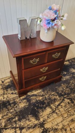 1 WOODEN NIGHTSTAND