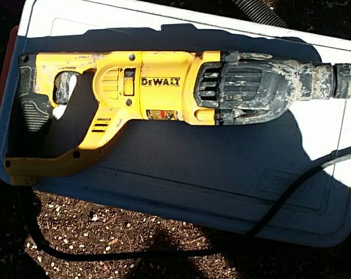 DEWALT D25263 3 Mode SDS Plus 8.5 Amp Keyless Rotary Hammer Drill