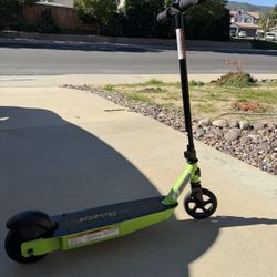 Razor Black Label E90 Electric Scooter - Green, for Child Ages 8+ and up to 120 lbs 