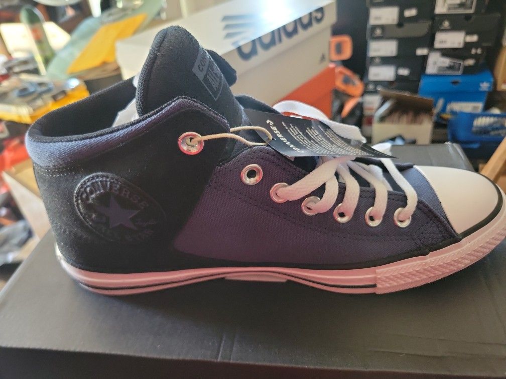 Converse Size 8.5 Mens 10.5 Womens