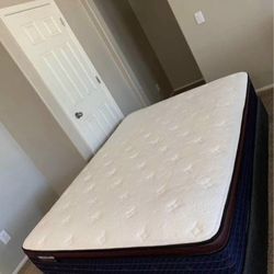 QUEEN KINGSDOWN MATTRESS AND FREE BOX SPRING 