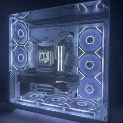 Showcase White Gaming/Streaming Custom PC
