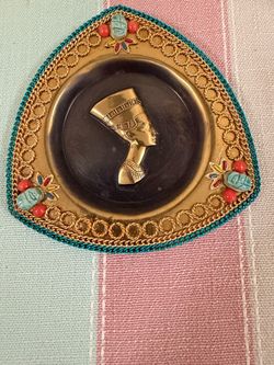 Vintage Egyptian Revival Queen Nefertiti Wall Plaque 5”
