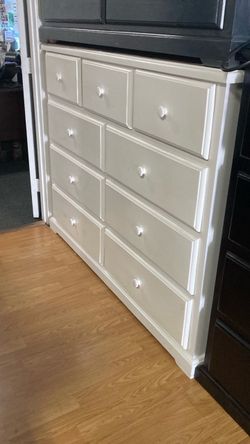 Pinewood 9 drawer dresser