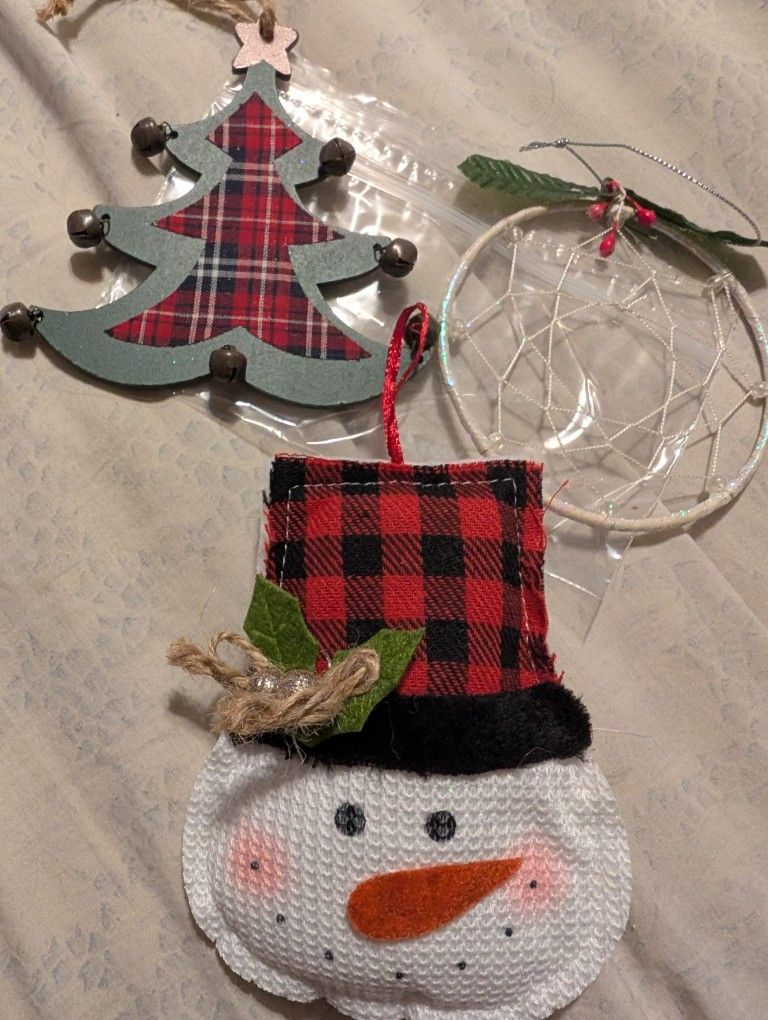 Set Of 3 Various Xmas Ornaments