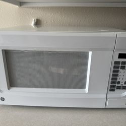GE Large Microwave 