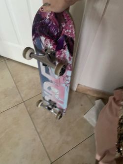 DGK SKATEBOARD