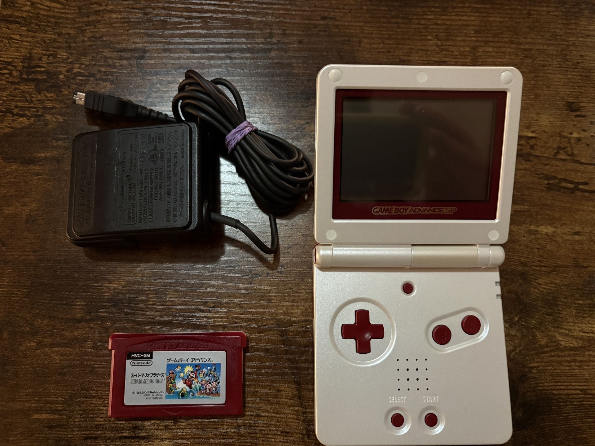 Game Boy Advance SP - Famicom Edition 