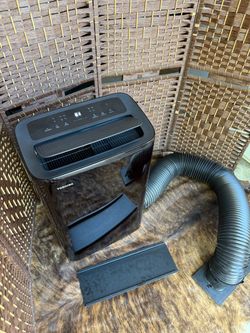 Portable Air Conditioner Black Toshiba 13,500 BTU Smart WiFi