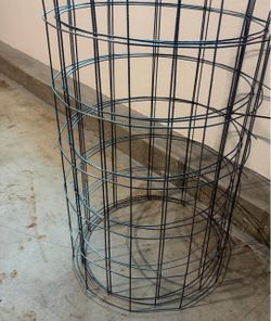 Cattle panel trellis