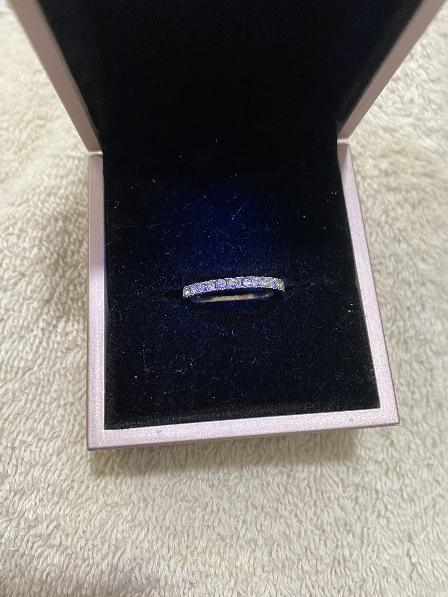 Gorgeous 925 Sterling Silver Brand New Wedding Band