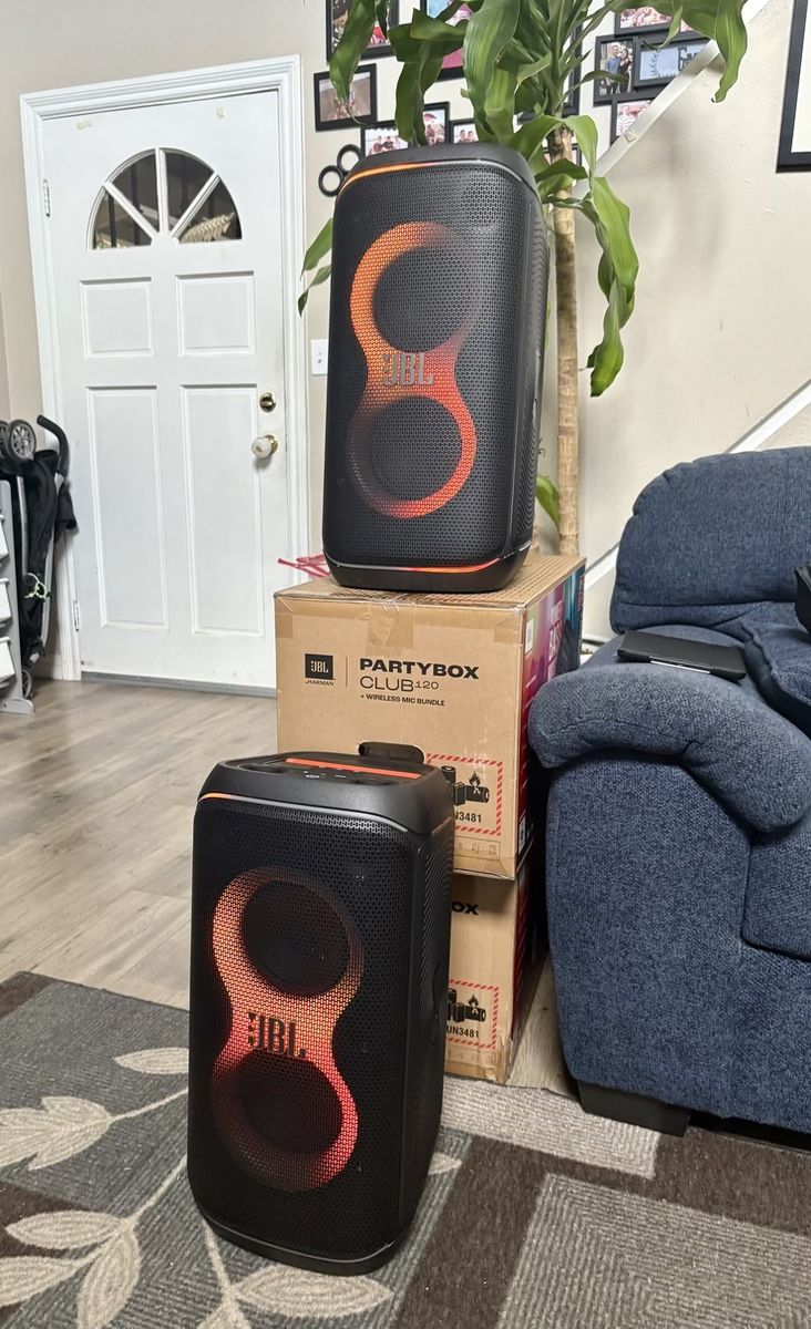 JBL PARTYBOX CLUB LIVE 120 ≠ Bluetooth Portable Speaker w/ Wireless Mic • LED Lights • 160Watts