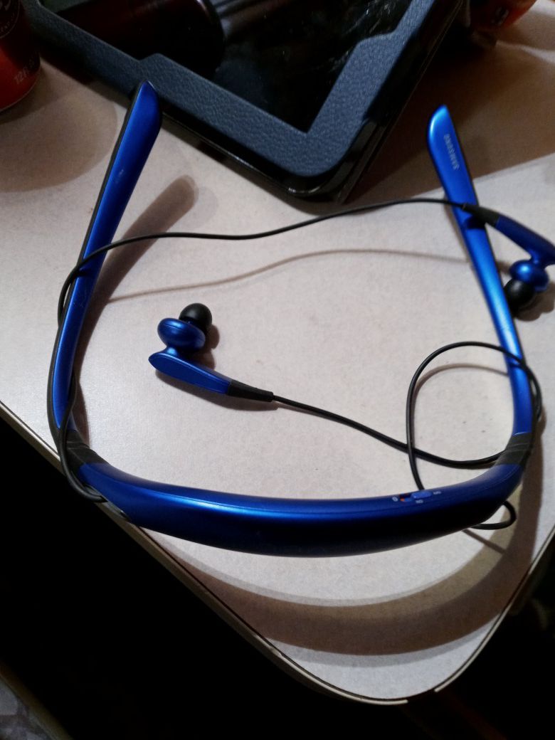 Samsung Level Bluetooth Wireless Headphones