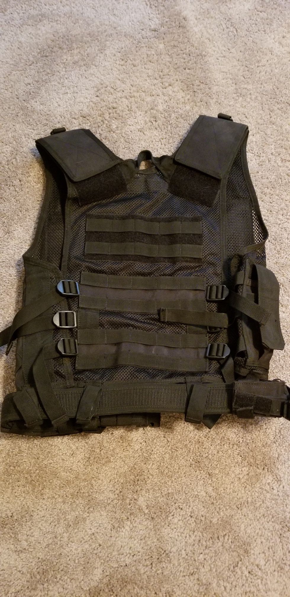 Tactical vest sized medium large