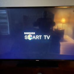 Samsung Smart TV - 47x28 Beautiful Color Display 