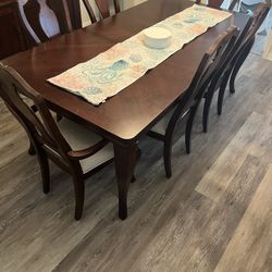 Dining Room Table 