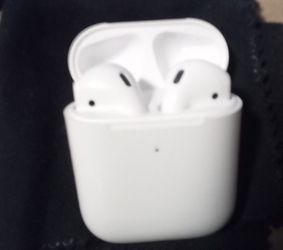Apple Air pods 2nd Generation With Charging Case