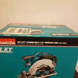 Makita 6.5" Circular Saw XSS02Z