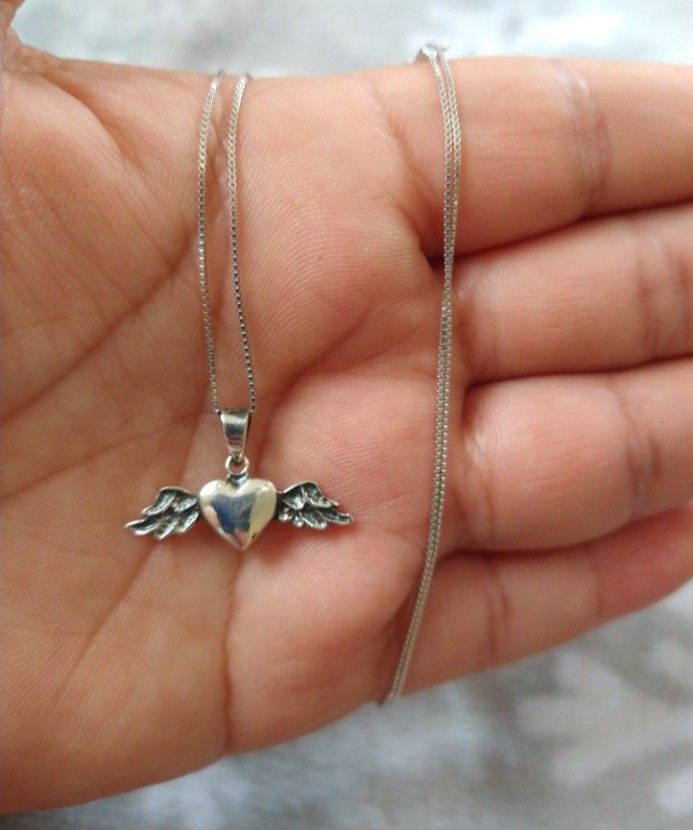 925 Sterling Silver Chain With The Pendant/Cadena Con Dije De Corazon Con Alas De Plata 925