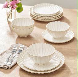 New - Open Box The Pioneer Woman Colette 12-Piece Stoneware Dinnerware
Set, Cream (1 bowl cracked)