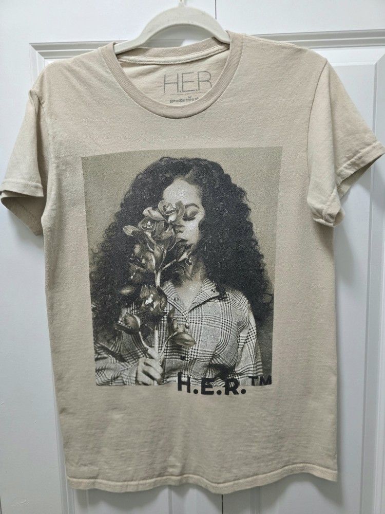 Vintage Screen H.E.R. TShirt Size Small