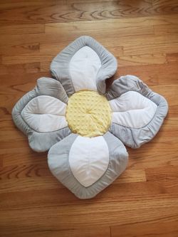 Blooming Bath Lotus Plush Baby Bath