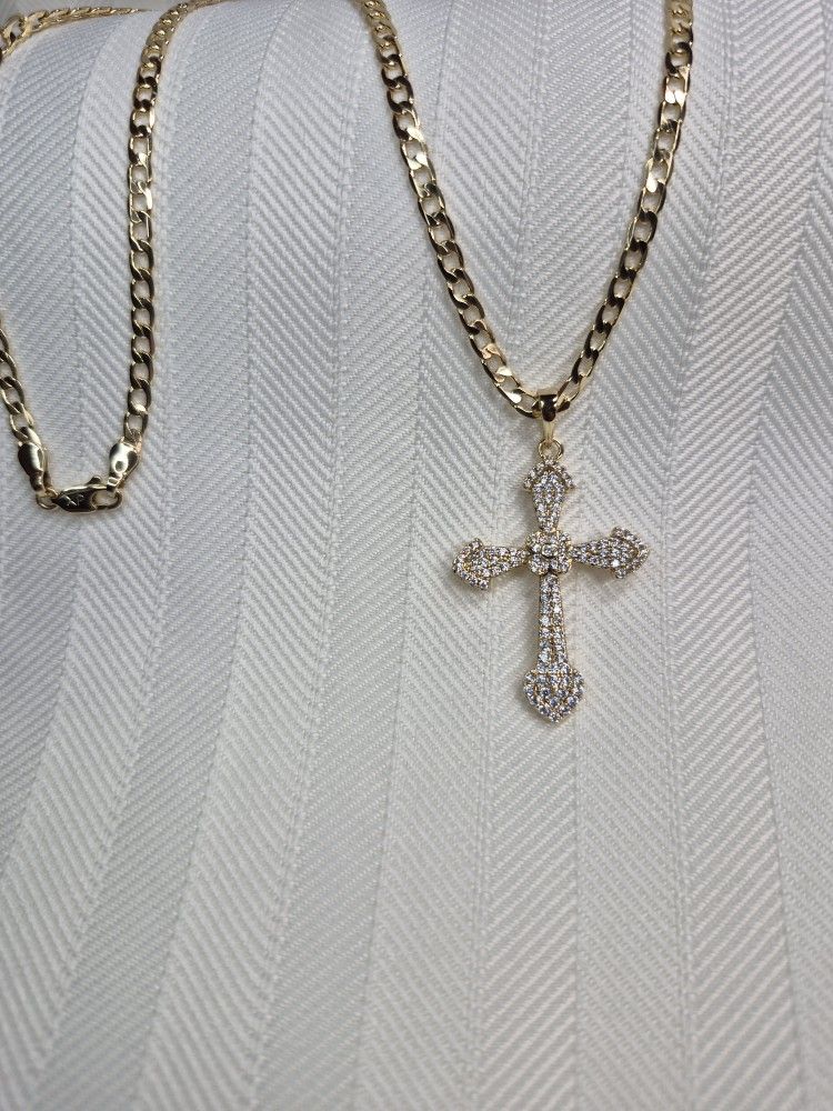 Beautiful Cross Charm With Chain 25$ 14K Gold Laminated Hypoallergenic Waterproof Non Tarnish Exelent Quality