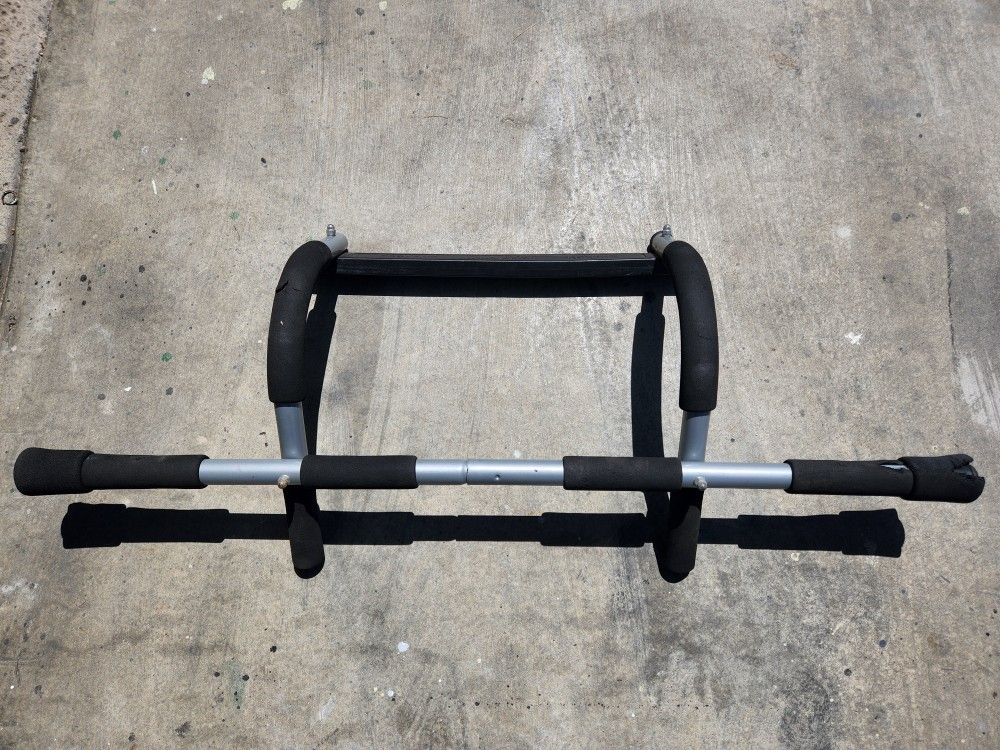 Door Pull-up Bar