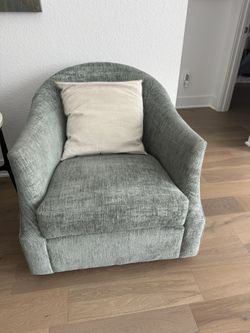 2 Swivel chairsĀ