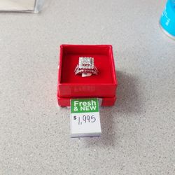 14k White Gold Wedding ring 