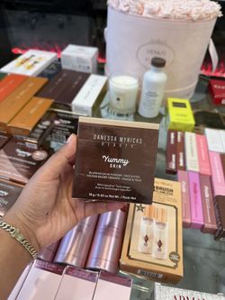 Danessa Myricks Beauty Yummy Skin Blurring Balm Powder foundation & primer  💕