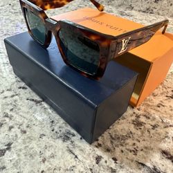 New LV Sunglasses 