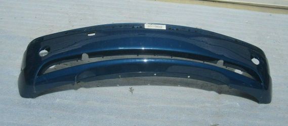 02 03 04 2002 2003 2004 BMW 3 SERIES 325i 330i SEDAN FRONT BUMPER COVER OEM