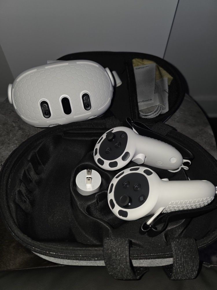 Meta Quest 3 VR Headset