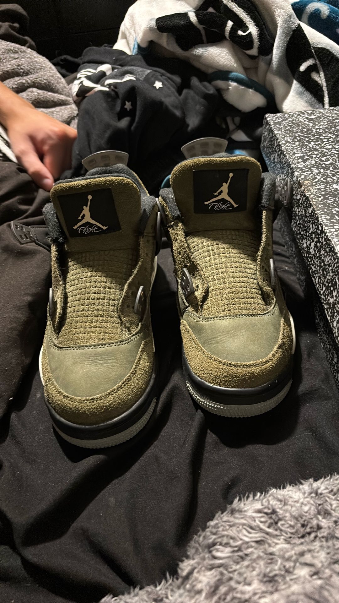 Jordan 4 Retro SE Olive