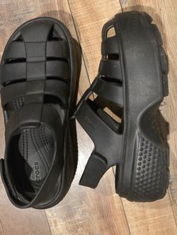 Crucs chunky platform sandals