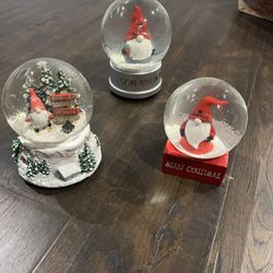 3 Christmas Snow Globes 