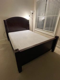 Solid Wood Queen Bed Frame (cherry finish)