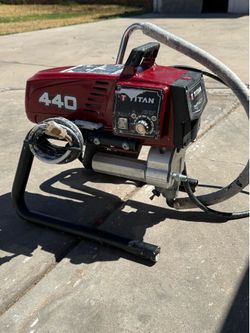 Titán 440 paint sprayer