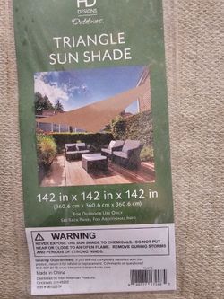 2 sun shade triangles