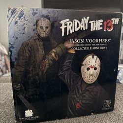Friday The 13th Jason Voorhees Bust Statue 