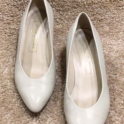 🇮🇹Evan Picone Italian Leather Pumps