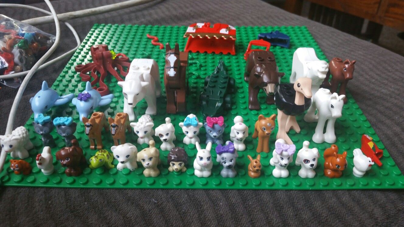 Dab over 40 Lego animals and some horse armor