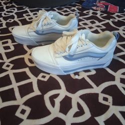 Woman's Vans 7½