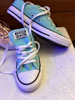 Women’s size 6 variety, styles, and colors black hair