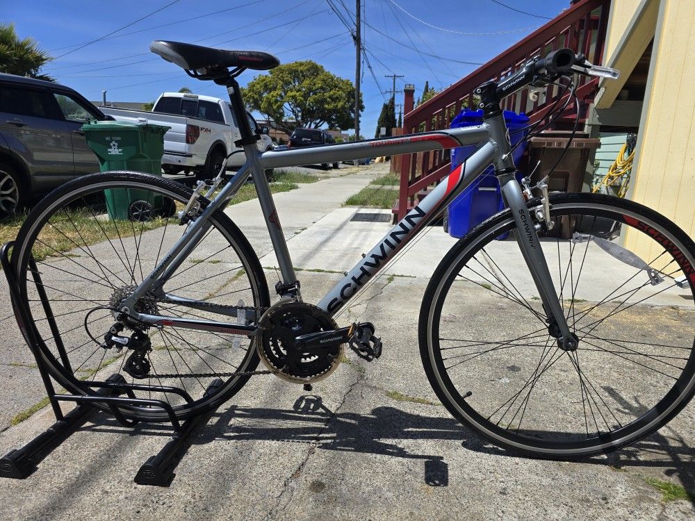 Schwinn Hybrid Bike
Ready to Ride