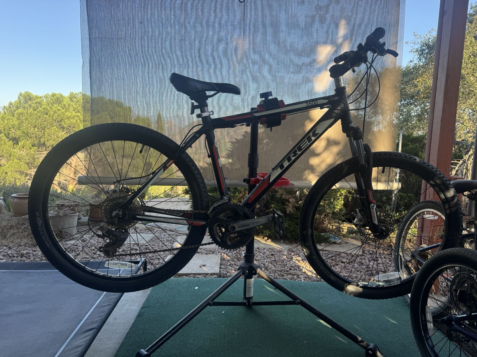Trek 3500 3 series with disc brakes. 2020 Retrospec FlipFlop Fixed Gear Bike 54cm Small Fixie SS