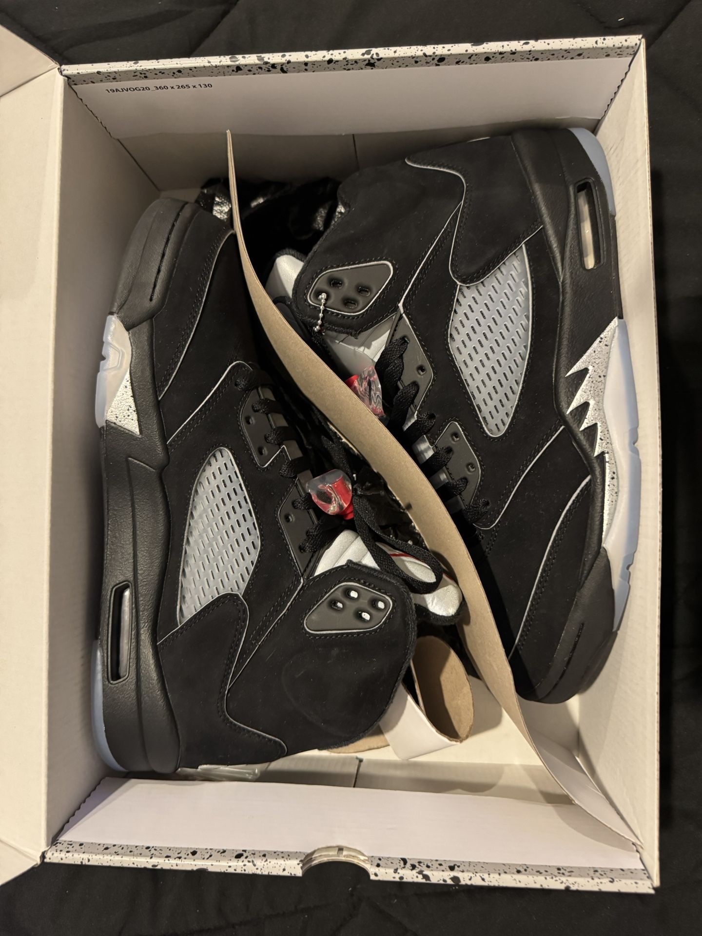 Jordan Retro 5 Black Metallic Reimagined 